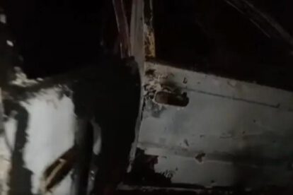 Auto calcinado tras asesinato de un motociclista