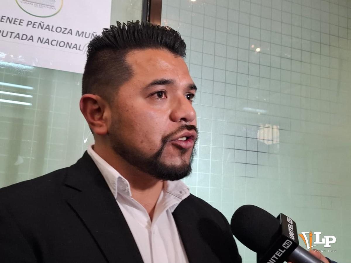 El diputado Taboada en conferencia de prensa