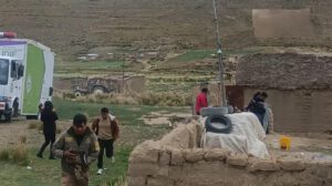 Los investigadores llegaron hasta la comunidad para levantar el cuerpo sin vida