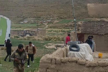 Los investigadores llegaron hasta la comunidad para levantar el cuerpo sin vida
