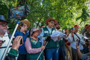Personal judicial y técnicos de YPFB