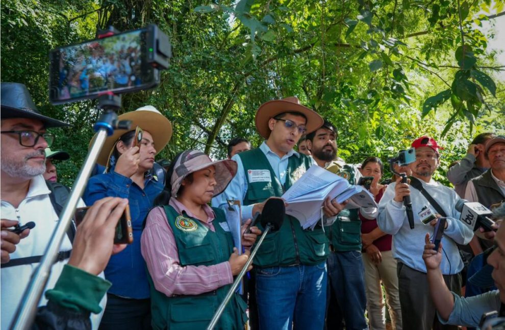 Personal judicial y técnicos de YPFB