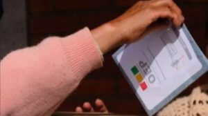 durante el acto de votación