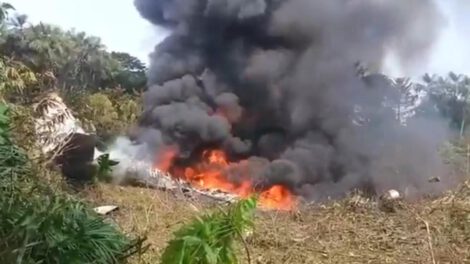 Captura de video tomada de rastreo de redes que muestra el accidente de un avión este lunes, en Putumayo (Nariño)