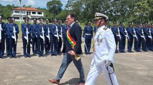 El Presidente Rodrigo Paz durante un acto por el Día de Mar en Puerto Quijarro