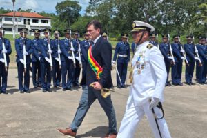 El Presidente Rodrigo Paz durante un acto por el Día de Mar en Puerto Quijarro