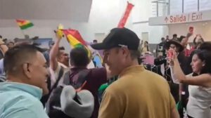 Edmand Lara en su llegada a México