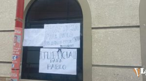 Carteles que piden justicia para Pablo