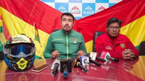 El secretario Joel Mendoza