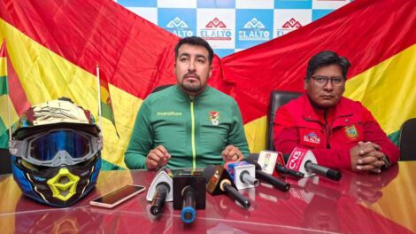 El secretario Joel Mendoza