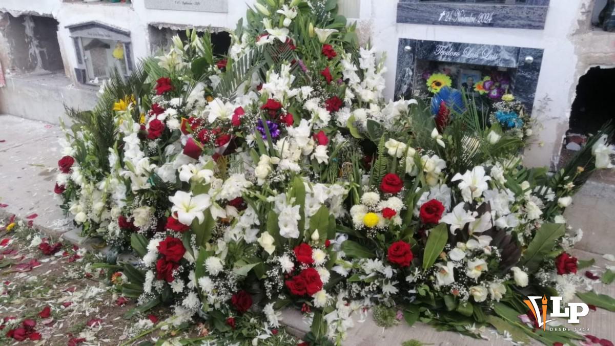 El nicho del cadete fallecido