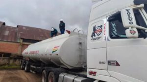 Cisterna inspeccionado por personal