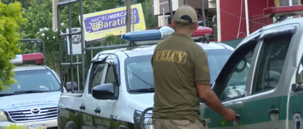 Policias en patrullas