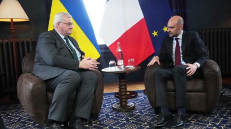 Autoridades de francia y ucrania