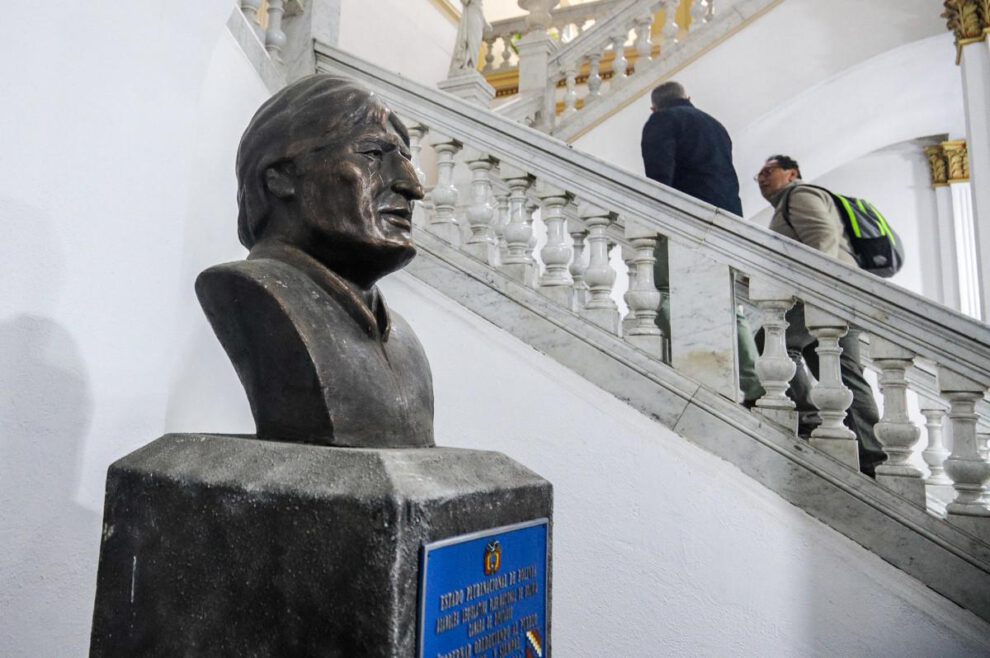 El busto del expresidente Evo Morales en el antiguo Palacio Legislativo de La Paz (Bolivia)