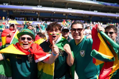 Partido de Repechaje, Bolivia vs. Surinam, Hinchas de Bolivia en el estadio