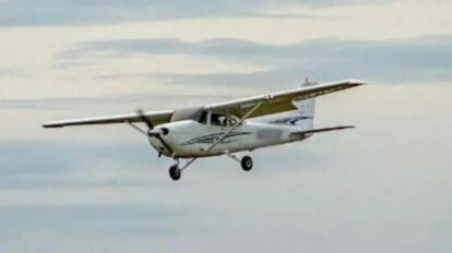 avioneta volando