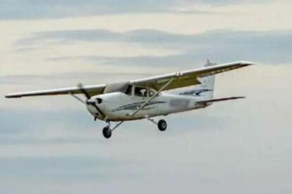 avioneta volando