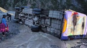 Bus despues del vuelco