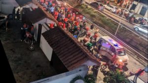 Repartidores reunidos en el domicilio