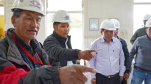 Dirigentes del transporte paceño