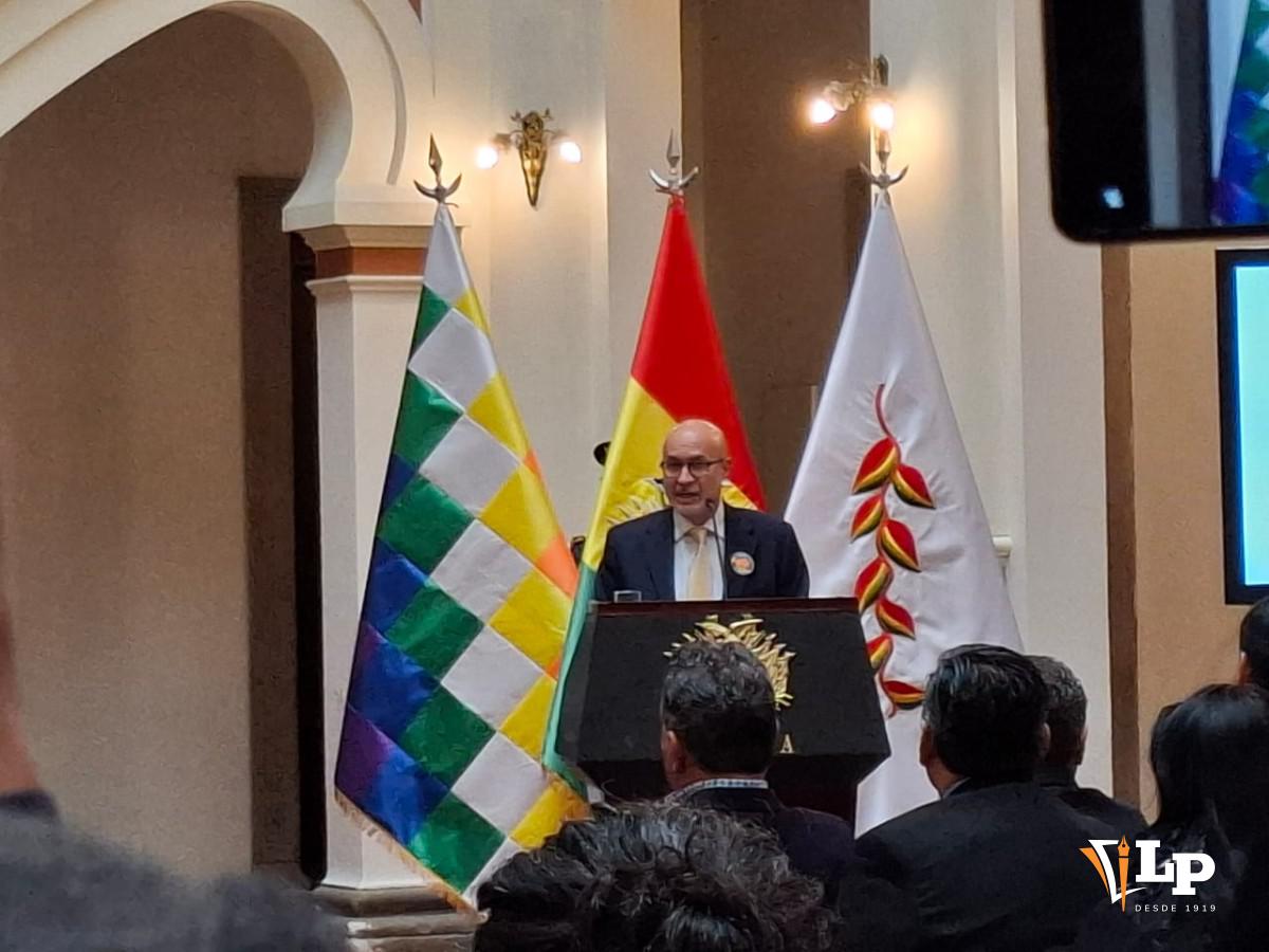 El ministro de la Presidencia, José Luís Lupo, en la presentación del Decreto Supremo