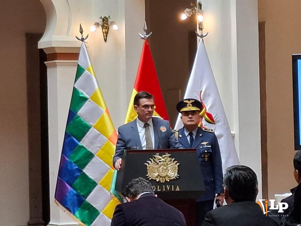 El Presidente Rodrigo Paz durante la presentación del Decreto 5595