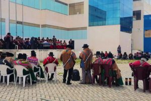 Una reunión de organizaciones campesinas de La Paz