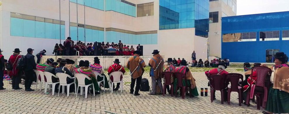 Una reunión de organizaciones campesinas de La Paz