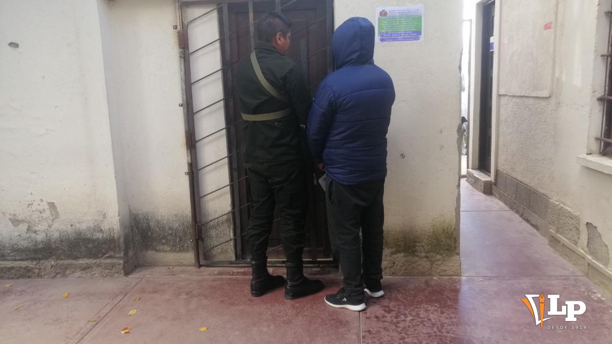 El sujeto es aprehendido por la Policía