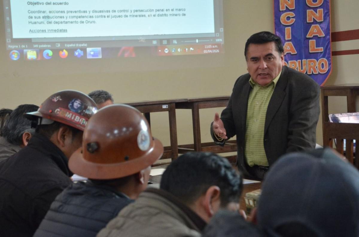 El fiscal departamental Aldo Morales explica sus propuestas