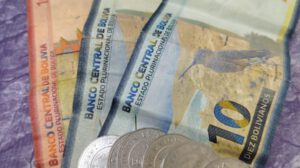 dinero boliviano