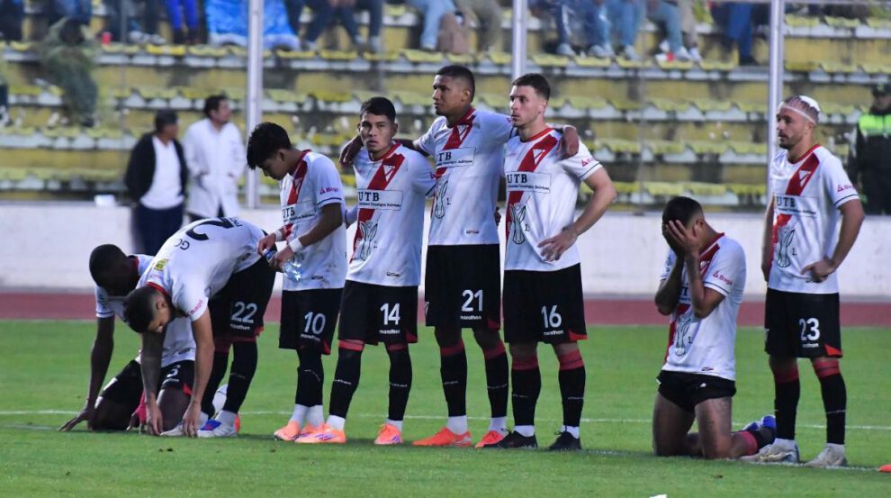 División Profesional, Campeonato Todos contra Todos, Always Ready Bolívar y The Strongest son favoritos