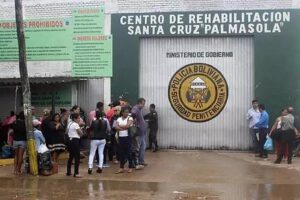 Entrada de la cárcel de Palmasola, en Santa Cruz (Bolivia).