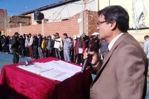 El presidente del TDJO habla con los internos