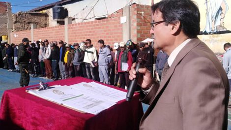 El presidente del TDJO habla con los internos