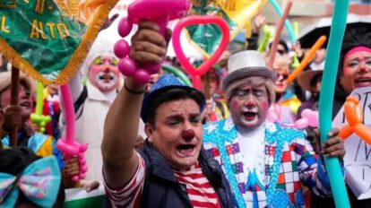 Una movilización de payasos de La Paz