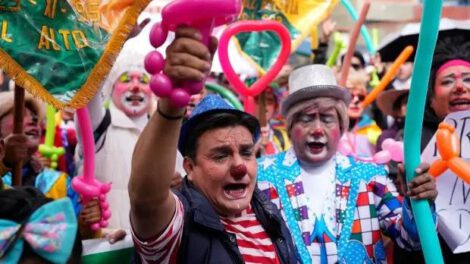 Una movilización de payasos de La Paz