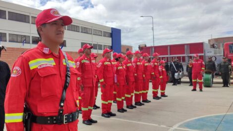 Formación de los nuevos aspirantes a bomberos