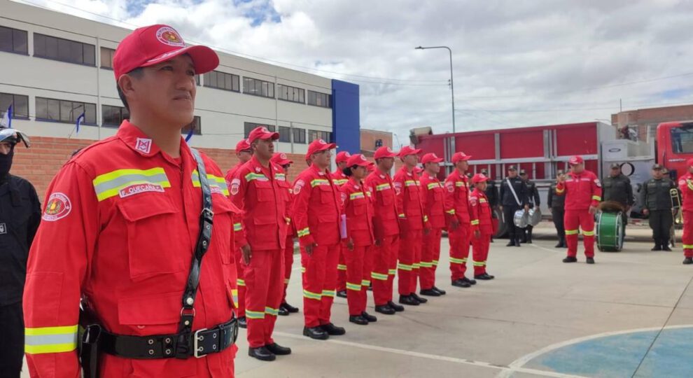 Formación de los nuevos aspirantes a bomberos
