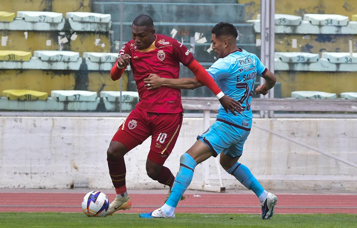 Bolívar golea a CDT Real Oruro, Inicio del torneo de la División Profesional, Triplete de Cauteruccio