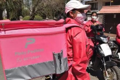 Mujer de pedidos