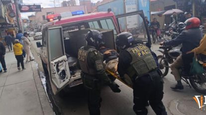 Policía realizan el levantamiento del cadaver
