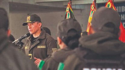 Policías