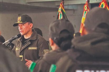 Policías