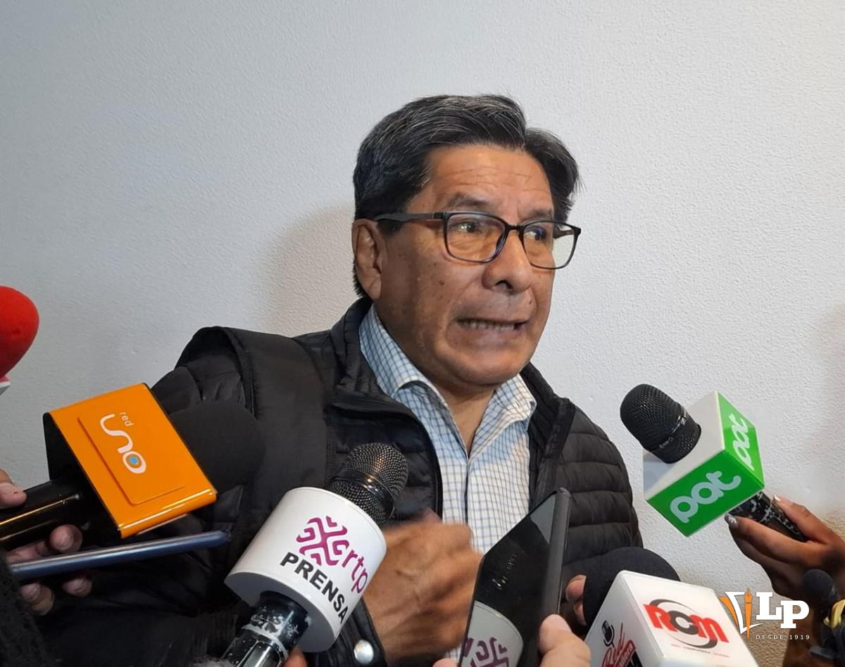 El diputado Porcel en conferencia de prensa