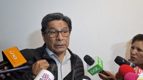 El diputado Porcel en conferencia de prensa