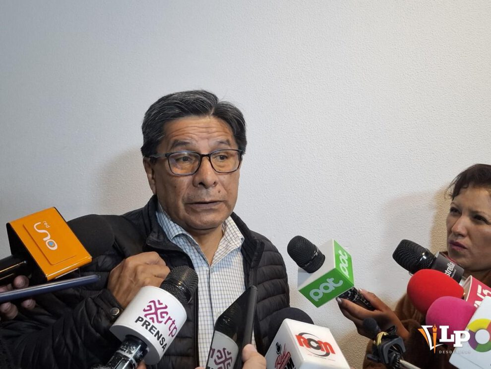 El diputado Porcel en conferencia de prensa