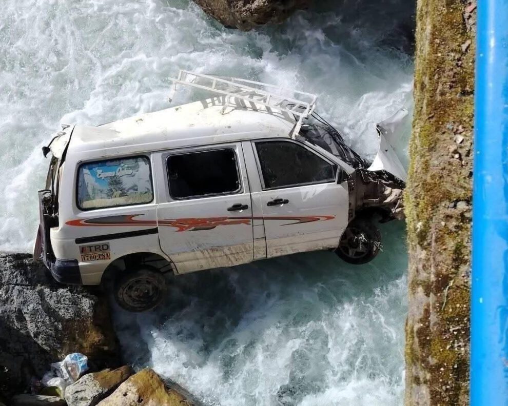 Tragedia en Quime: bebé desaparece tras caída de minibús