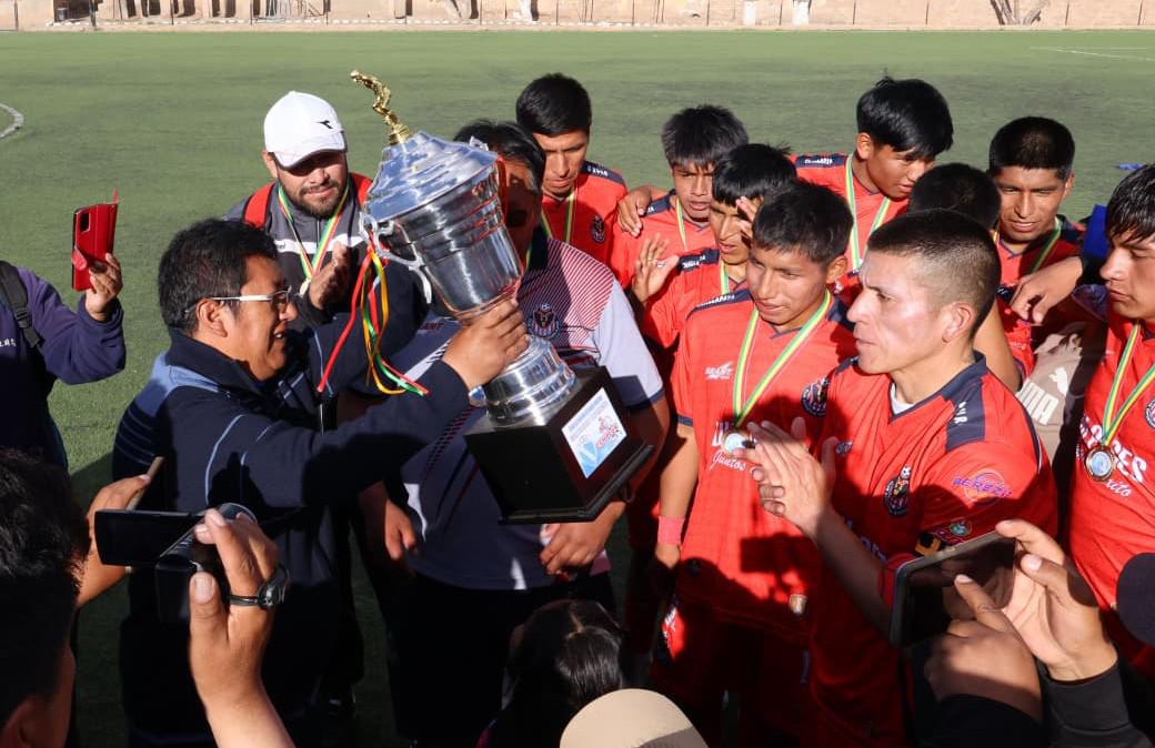 Fútbol Provincial Oruro, CD Guadalajara Bicampeón, final en la cancha del Regimiento Camacho